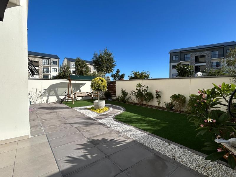 To Let 3 Bedroom Property for Rent in Sandown Western Cape